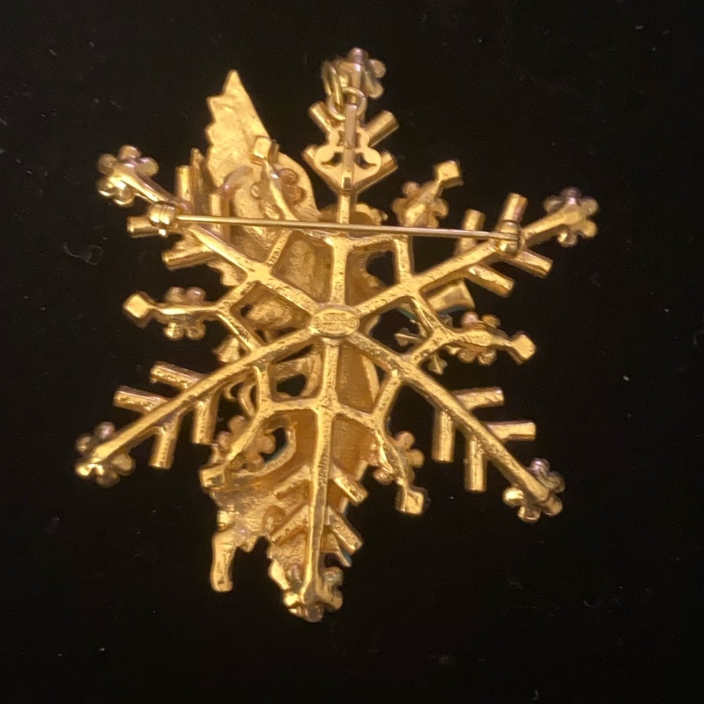 🎄Kirk’s Folly Snowflake Angel Brooch Pendant | Enamel & Crystal Fantasy🎄 - Picture 4 of 4